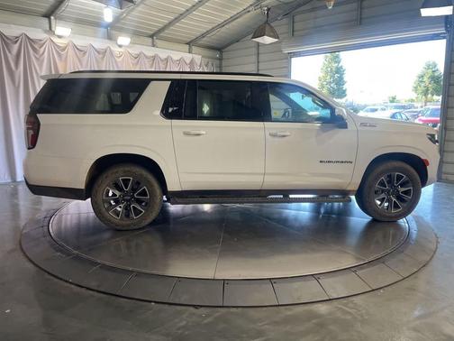 Summit White 2023 Chevrolet Suburban Z71