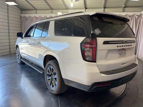 Summit White 2023 Chevrolet Suburban Z71