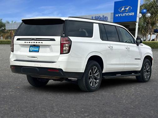 Summit White 2023 Chevrolet Suburban Z71