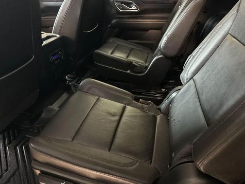 Summit White 2023 Chevrolet Suburban Z71