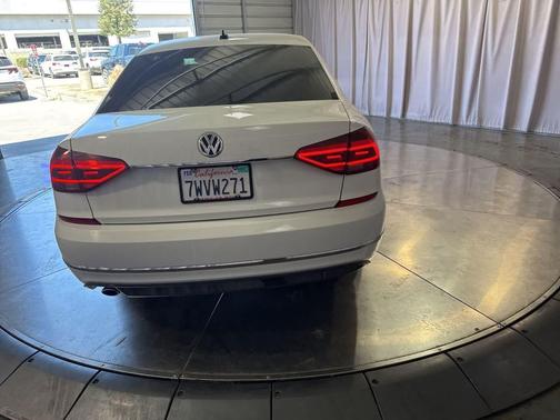 Pure White 2017 Volkswagen Passat 1.8T R-Line w/Comfort