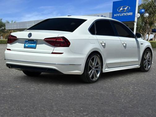 Pure White 2017 Volkswagen Passat 1.8T R-Line w/Comfort