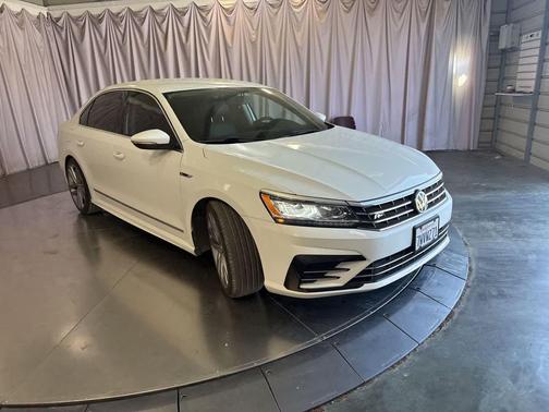 Pure White 2017 Volkswagen Passat 1.8T R-Line w/Comfort