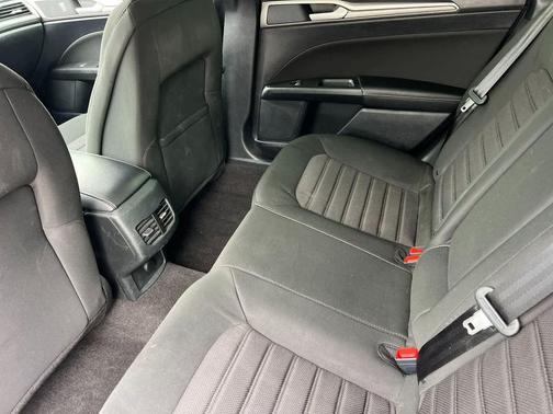 2020 Ford Fusion Hybrid SE