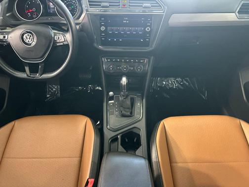 Pure White 2018 Volkswagen Tiguan 2.0T SE