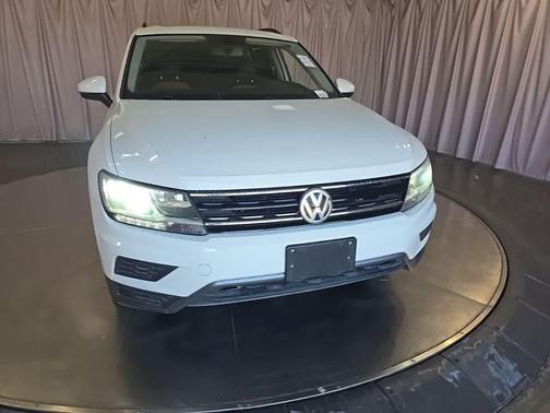 Pure White 2018 Volkswagen Tiguan 2.0T SE