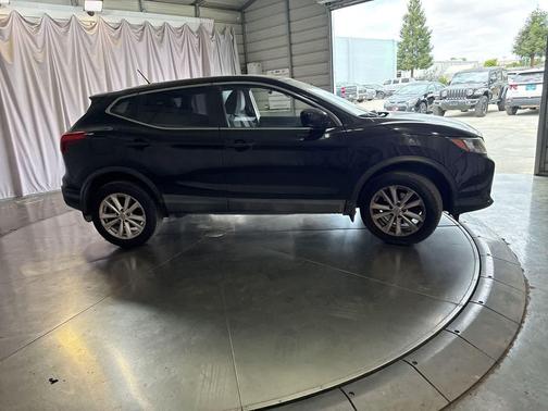 Magnetic Black 2017 Nissan Rogue Sport S