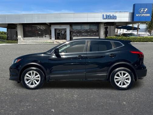 Magnetic Black 2017 Nissan Rogue Sport S