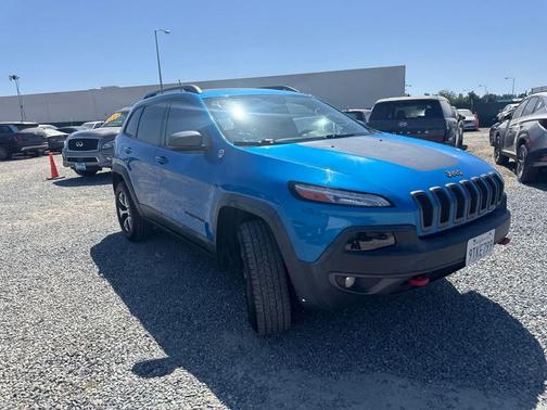 Hydro Blue Pearlcoat 2018 Jeep Cherokee Trailhawk