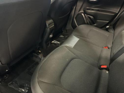 Granite Crystal Metallic Clearcoat 2020 Jeep Renegade Altitude