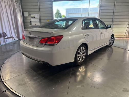 Blizzard Pearl 2011 Toyota Avalon Limited