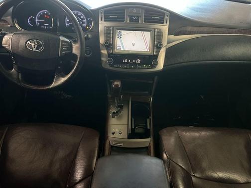 Blizzard Pearl 2011 Toyota Avalon Limited