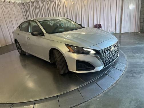 Brilliant Silver Metallic 2024 Nissan Altima 2.5 SV