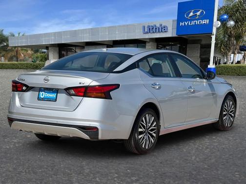 Brilliant Silver Metallic 2024 Nissan Altima 2.5 SV