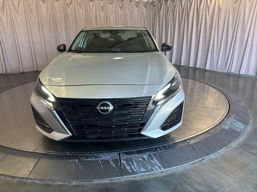 Brilliant Silver Metallic 2024 Nissan Altima 2.5 SV