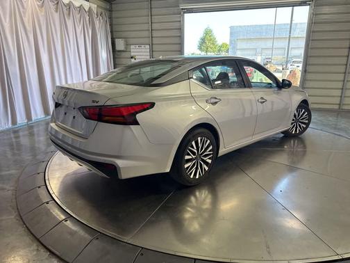 Brilliant Silver Metallic 2024 Nissan Altima 2.5 SV