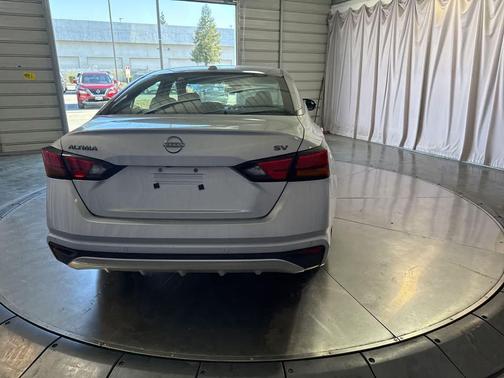 Brilliant Silver Metallic 2024 Nissan Altima 2.5 SV
