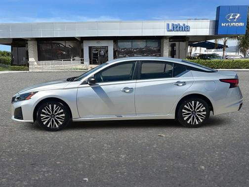 Brilliant Silver Metallic 2024 Nissan Altima 2.5 SV