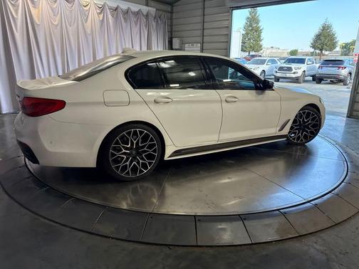 Alpine White 2019 BMW M550 i Xdrive
