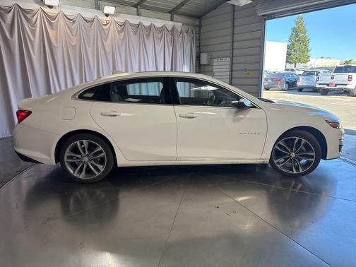 Summit White 2024 Chevrolet Malibu LT