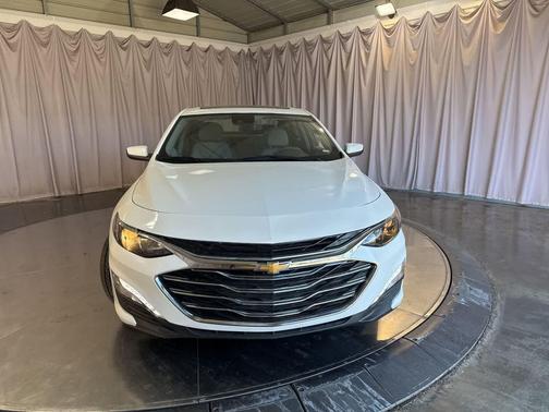 Summit White 2024 Chevrolet Malibu LT