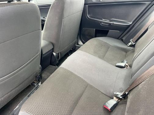 2017 Mitsubishi Lancer ES