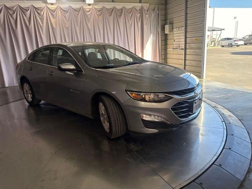 Sterling Gray Metallic 2024 Chevrolet Malibu LT