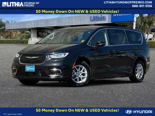 Brilliant Black Crystal Pearlcoat 2024 Chrysler Pacifica Touring L