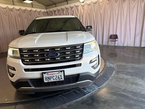 Oxford White 2016 Ford Explorer XLT