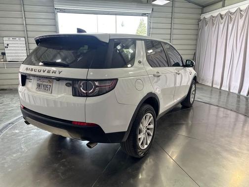 White 2018 Land Rover Discovery Sport HSE