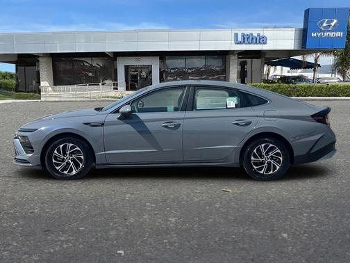 2026 Hyundai SONATA Hybrid Base