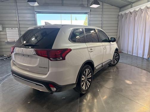 2019 Mitsubishi Outlander ES