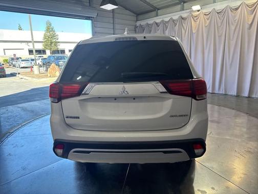 2019 Mitsubishi Outlander ES