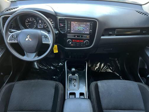 2019 Mitsubishi Outlander ES