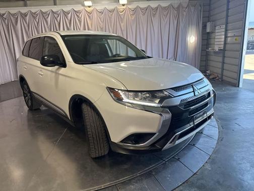 2019 Mitsubishi Outlander ES
