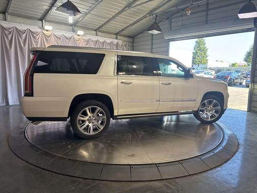 White Diamond Tricoat 2015 Cadillac Escalade ESV Premium