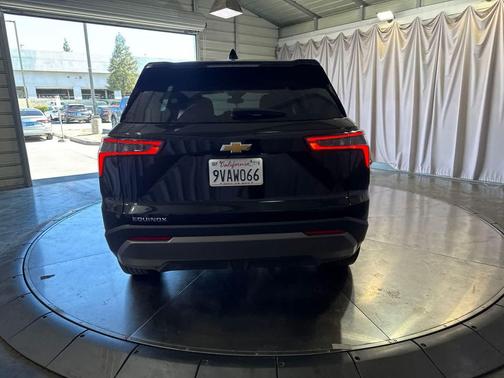 Mosaic Black Metallic 2026 Chevrolet Equinox 1LT