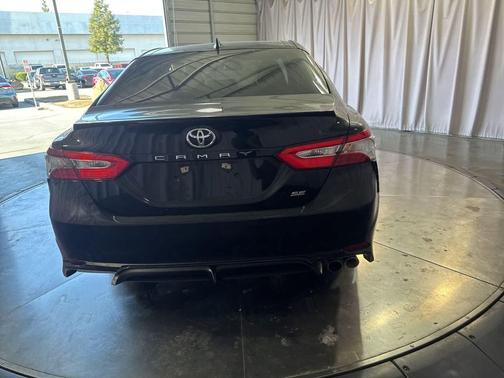 Midnight Black Metallic 2020 Toyota Camry SE