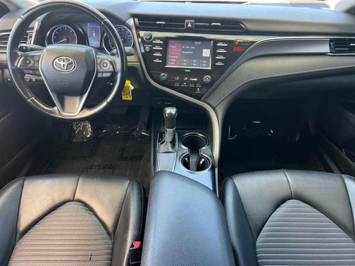Midnight Black Metallic 2020 Toyota Camry SE