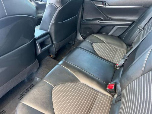 Midnight Black Metallic 2020 Toyota Camry SE