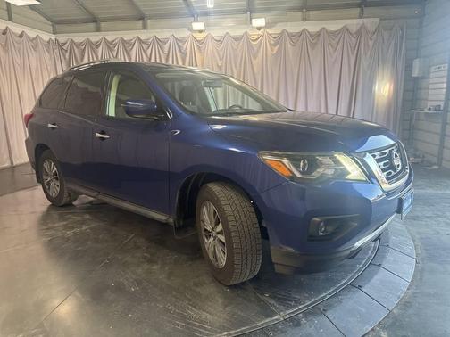 2020 Nissan Pathfinder S