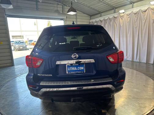 2020 Nissan Pathfinder S