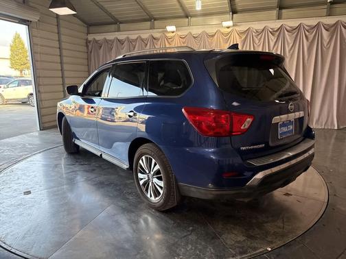 2020 Nissan Pathfinder S