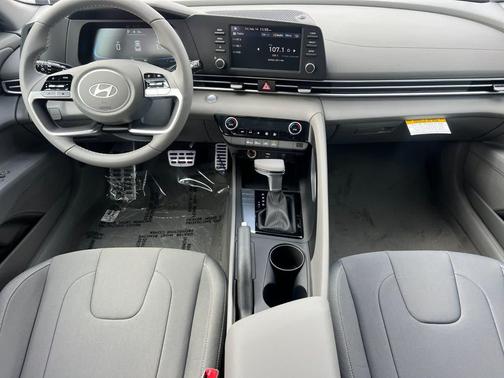 Fluid Metal 2025 Hyundai ELANTRA Sport