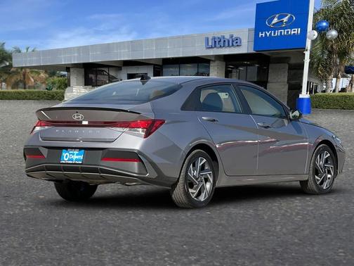 Fluid Metal 2025 Hyundai ELANTRA Sport