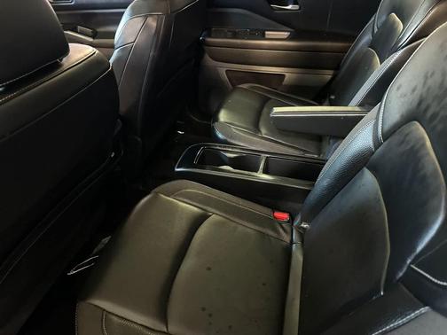 Obsidian Green Pearl 2024 Nissan Pathfinder SL