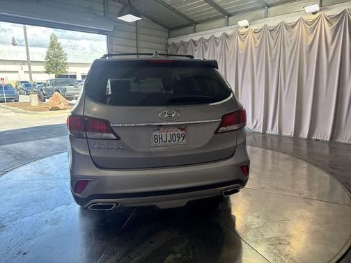 2018 Hyundai SANTA FE SE