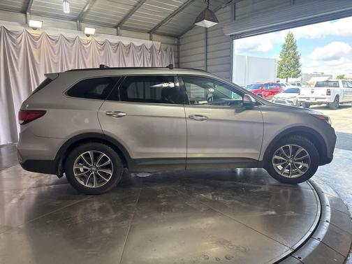2018 Hyundai SANTA FE SE