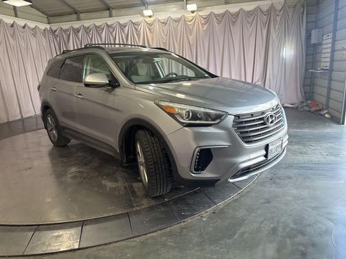 2018 Hyundai SANTA FE SE