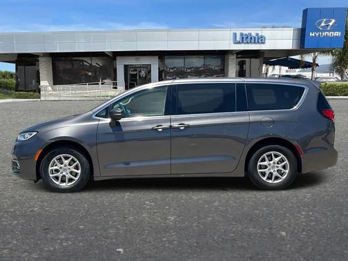 Granite Crystal Metallic Clearcoat 2023 Chrysler Pacifica Touring L